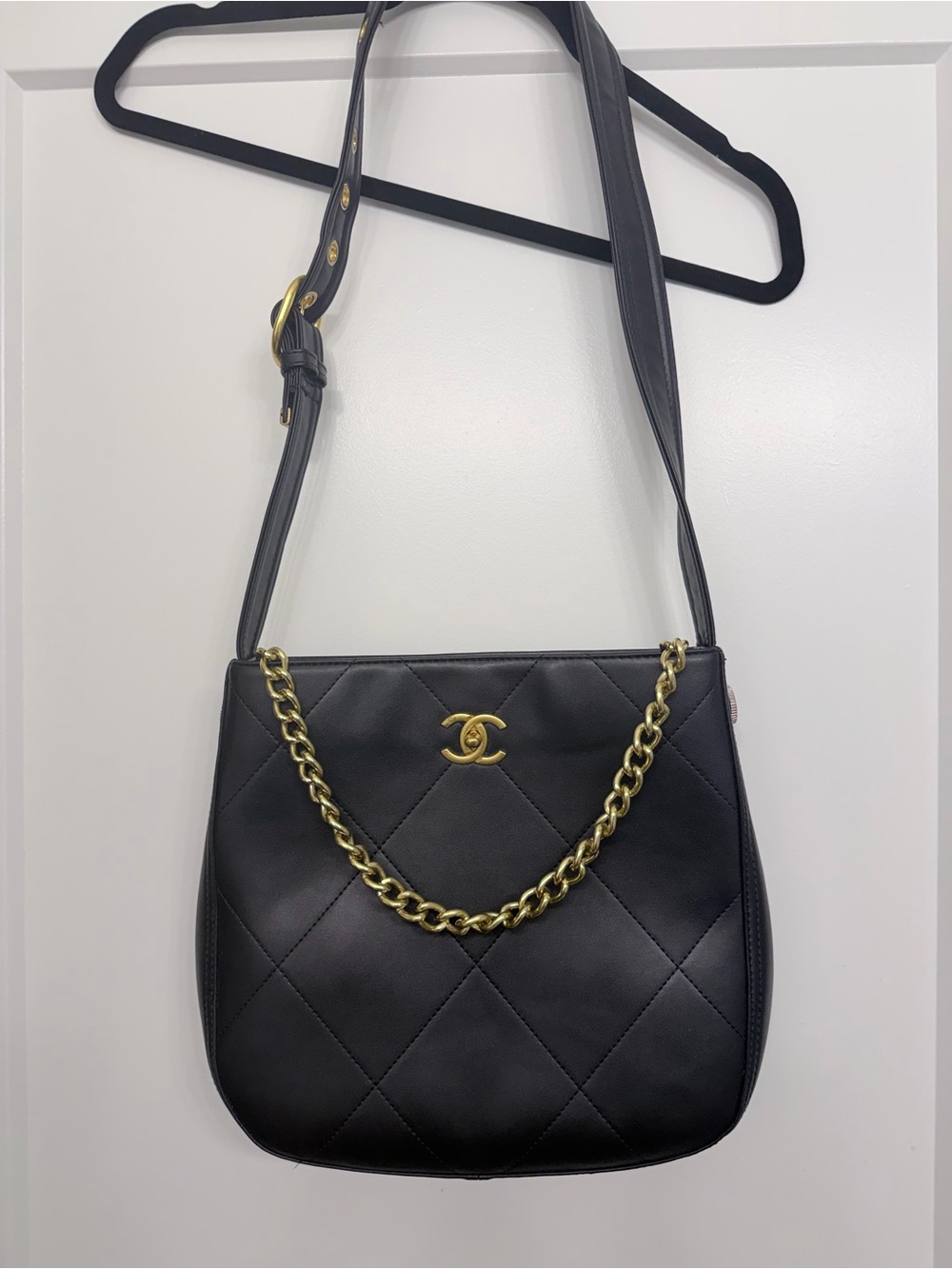Black Quilted Leather-like Shoulder Bag with Gold Chain